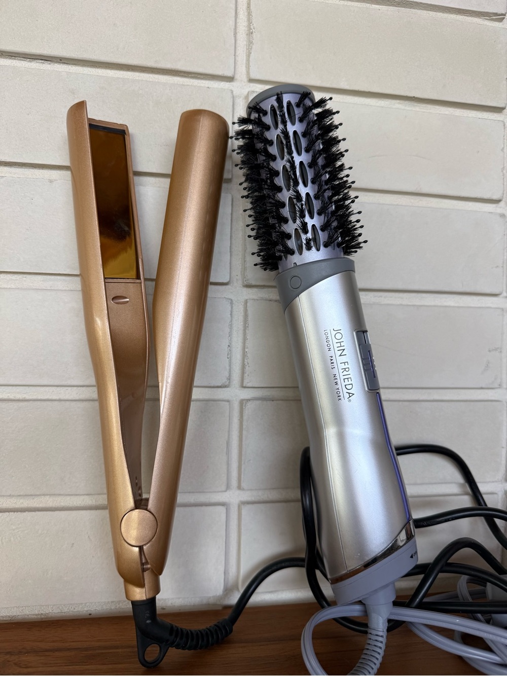 Hair Styling Tools * John Frieda Hot Air Brush + Gold 2-in-1 Flat Iron